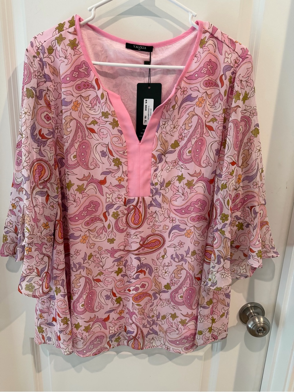 NWT Valolia Pink Paisley Top Size XL